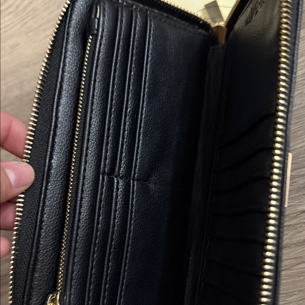 ON-34TH Black Women's Wallet - Picture 5 of 6